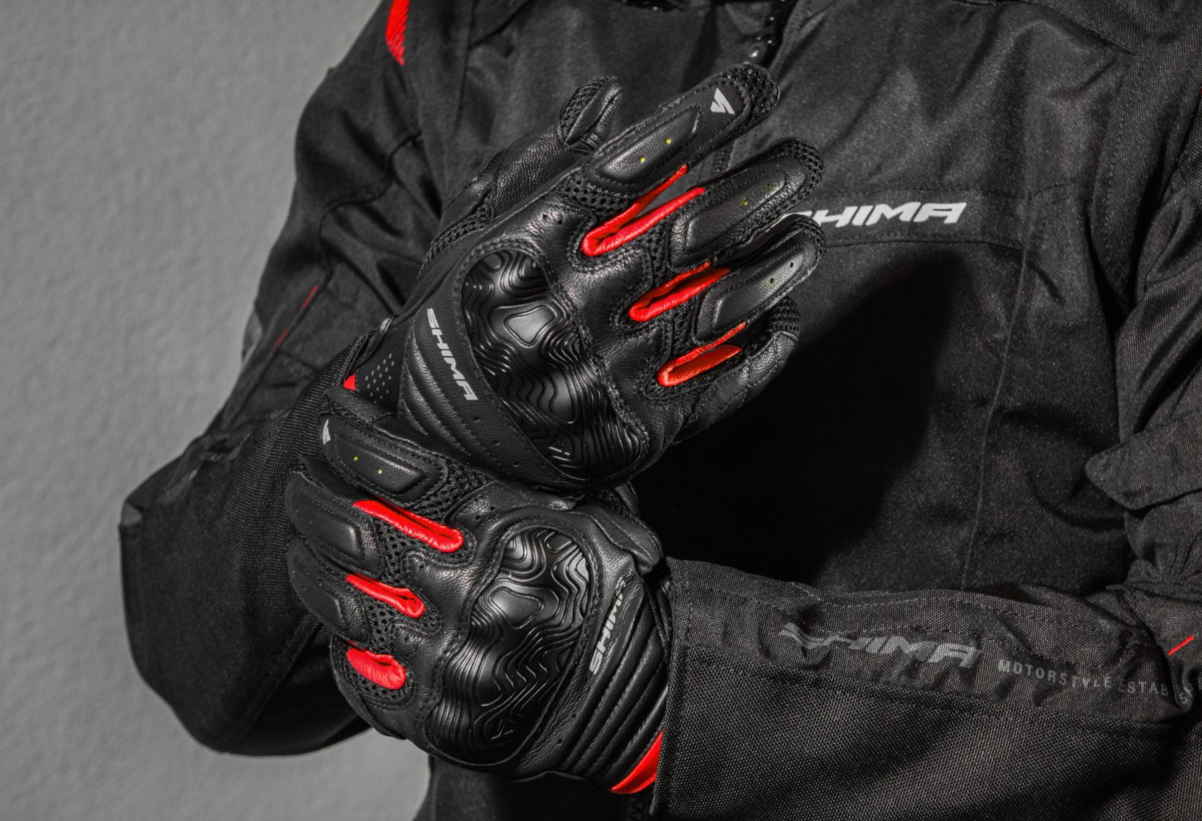 Test of 3 new Street MC gloves – which withstands weather and wind the best? 