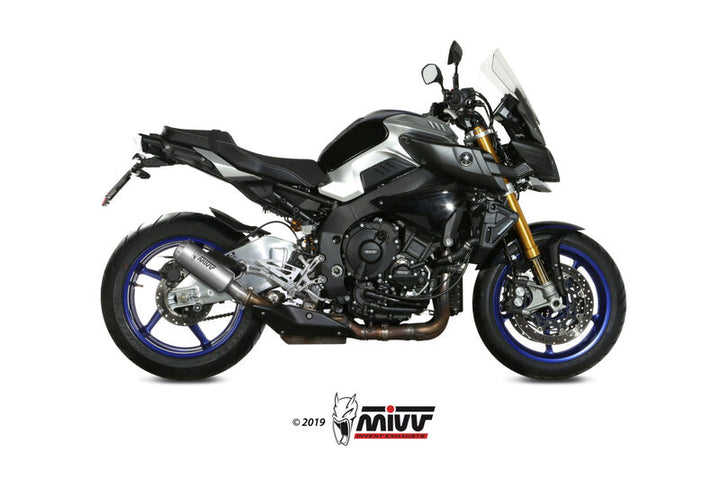 Yamaha MT-10 med installerad MIVV MK3 rostfri ljuddämpare Y.057.LM3X, sidovy som framhäver motorcykelns kraft och stil.