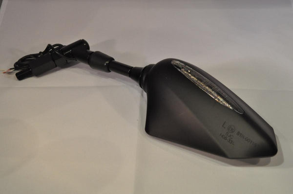 Toegang tot achteruitkijkspiegel met knipels voor de linker regel.